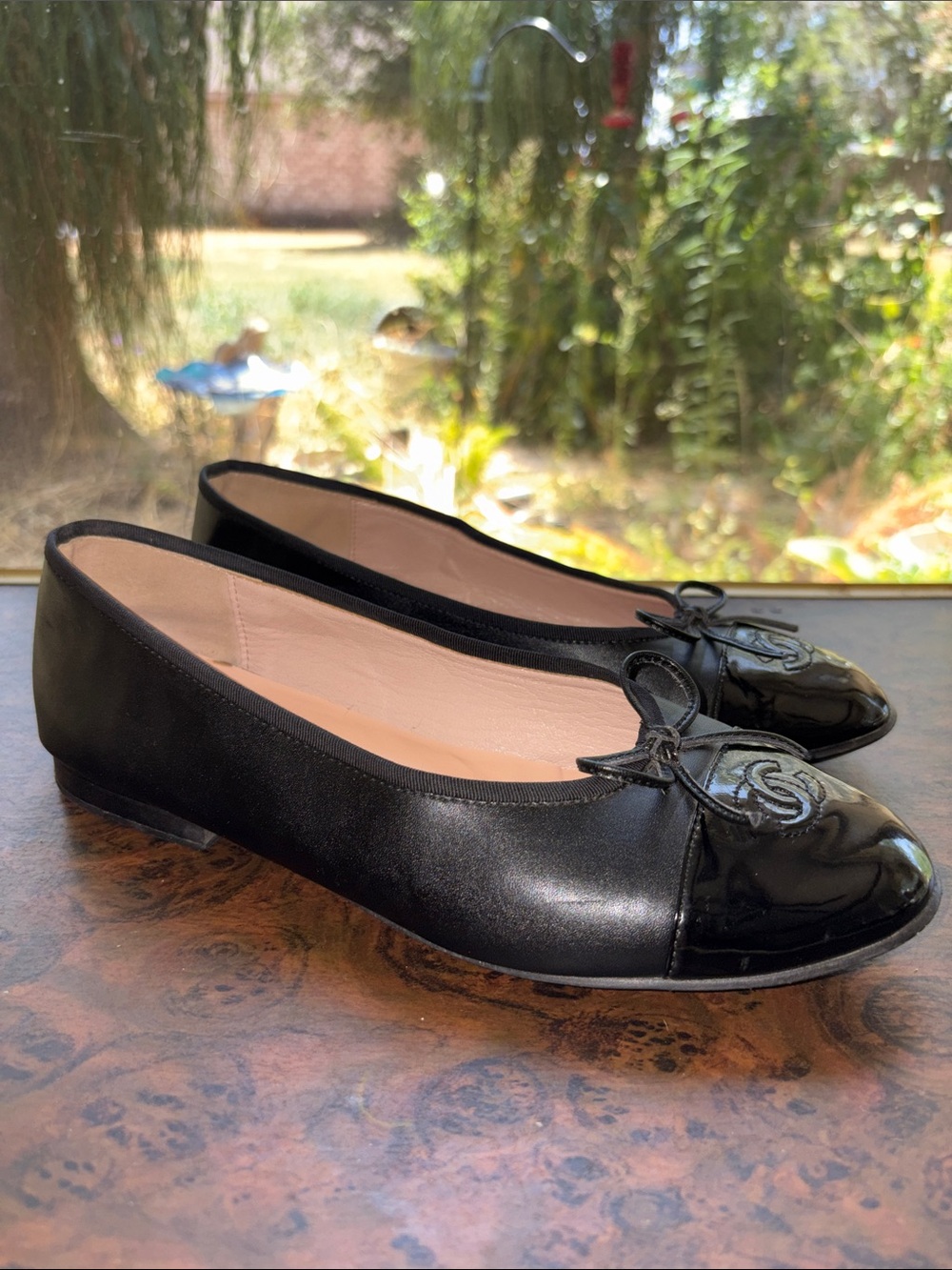 CHANEL Black Leather Cap-Toe Ballet Flats with Patent Toe and Bow EU 42 | US 11